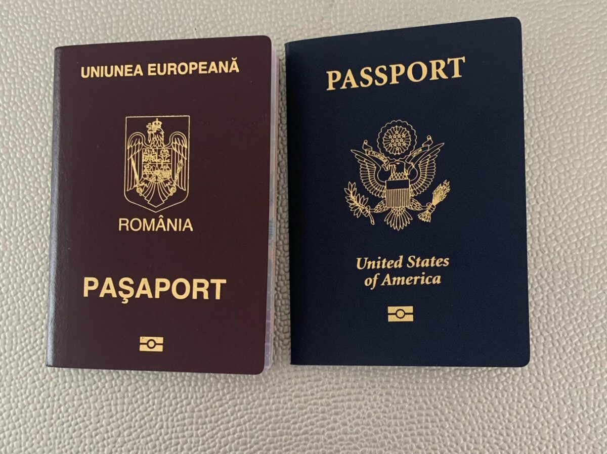 Romanian and US Passport